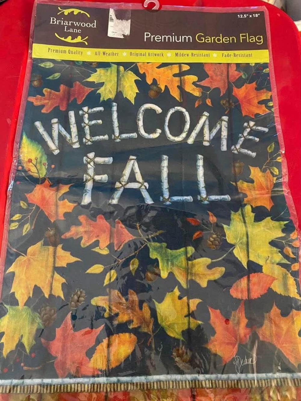 Welcome Fall Garden Flag - Black with Autumn Leaves